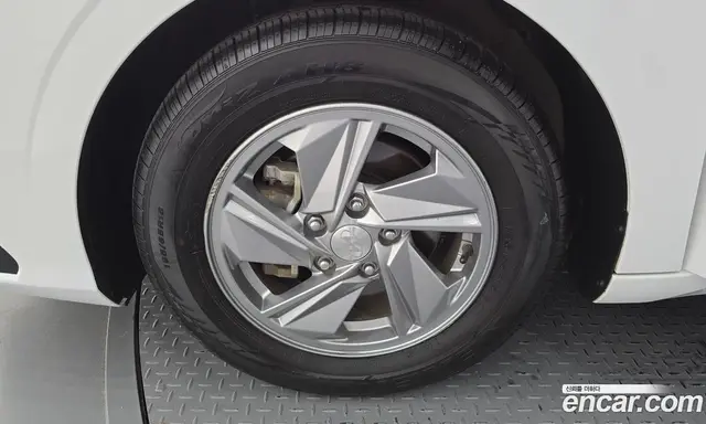Hyundai Avante 2023 1.6 автомат (гидро), миниатюра 5