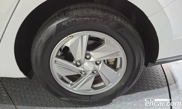 Hyundai Avante 2023 1.6 автомат (гидро), миниатюра 7