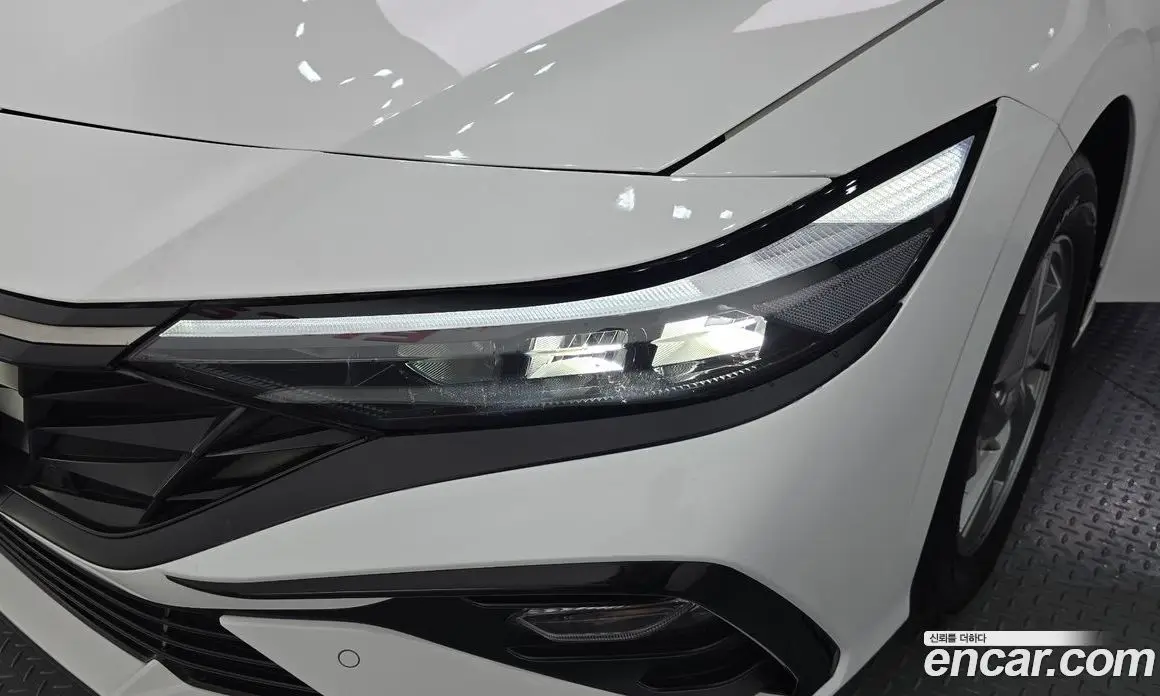 Hyundai Avante 2023 1.6 автомат (гидро), фото 8