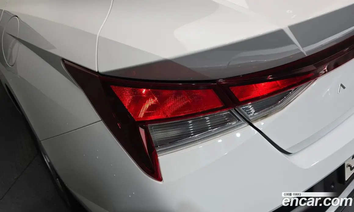 Hyundai Avante 2023 1.6 автомат (гидро), фото 9