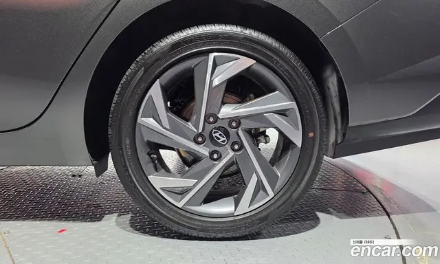 Hyundai Avante 2023 1.6 автомат (гидро), миниатюра 7 Hyundai Avante 2023 1.6 автомат (гидро), миниатюра 7