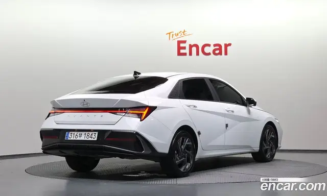 Hyundai Avante 2023 1.6 автомат (гидро), миниатюра 2