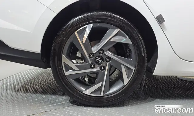Hyundai Avante 2023 1.6 автомат (гидро), миниатюра 5