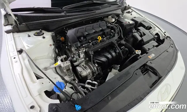 Hyundai Avante 2023 1.6 автомат (гидро), миниатюра 6