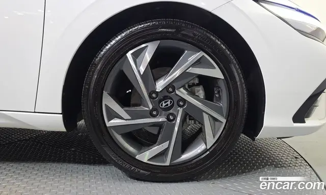 Hyundai Avante 2023 1.6 автомат (гидро), миниатюра 7