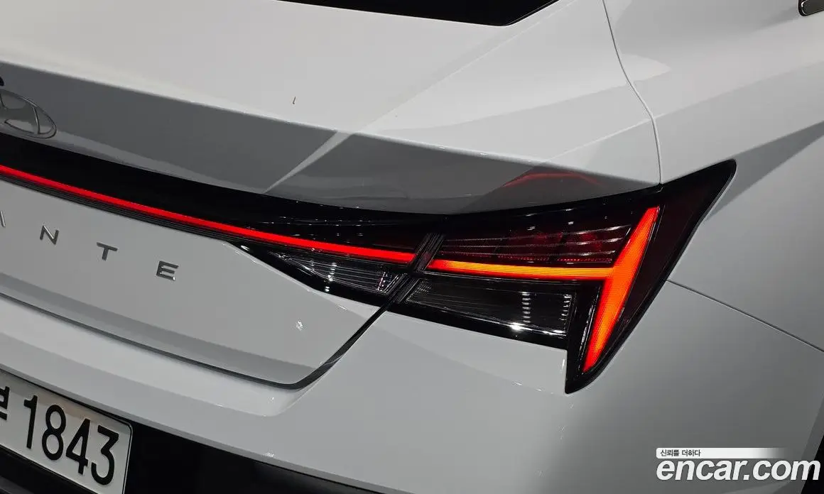 Hyundai Avante 2023 1.6 автомат (гидро), фото 9