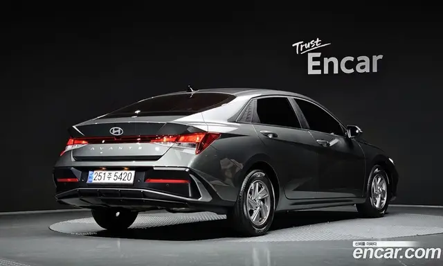Hyundai Avante 2024 1.6 автомат (гидро), миниатюра 2