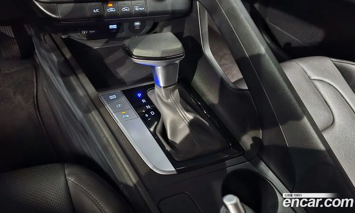 Hyundai Avante 2024 1.6 автомат (гидро), фото 12