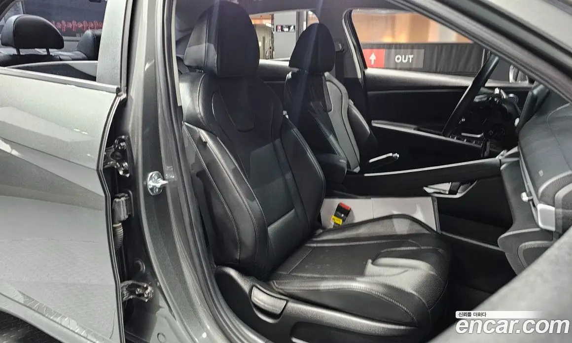 Hyundai Avante 2024 1.6 автомат (гидро), фото 17