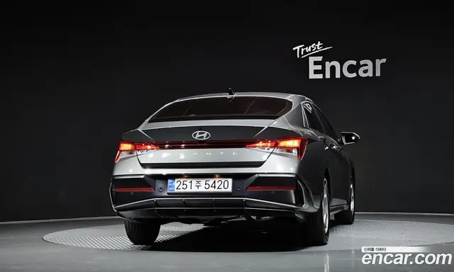 Hyundai Avante 2024 1.6 автомат (гидро), миниатюра 4