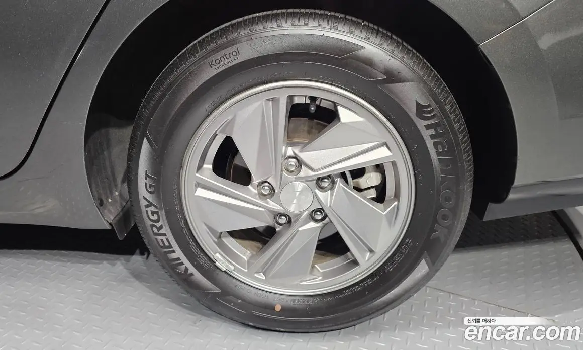 Hyundai Avante 2024 1.6 автомат (гидро), фото 7