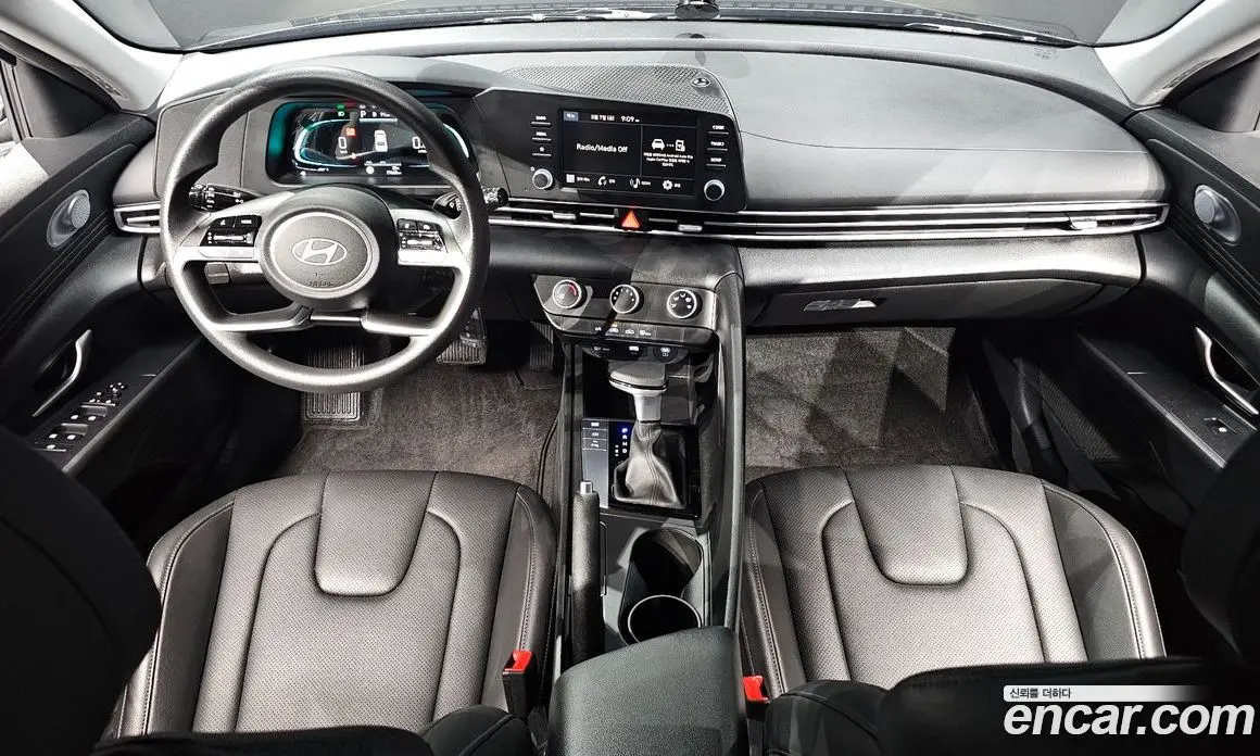 Hyundai Avante 2024 1.6 автомат (гидро), фото 10