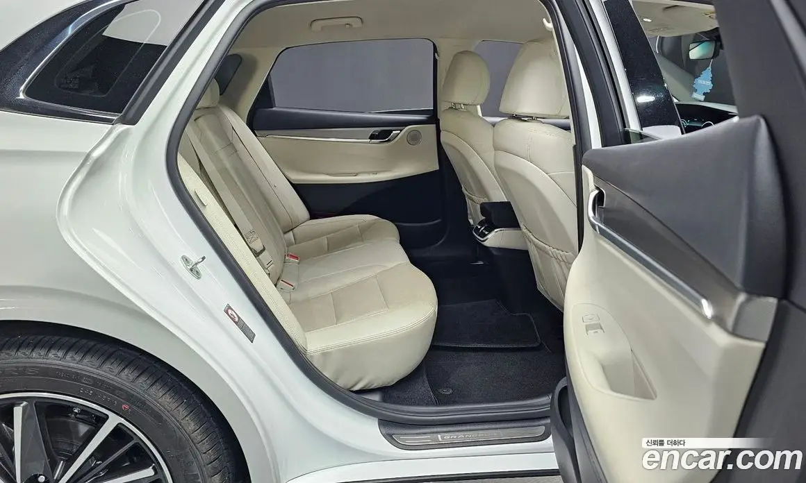 Hyundai Grandeur 2021 3.3 автомат (гидро), фото 18