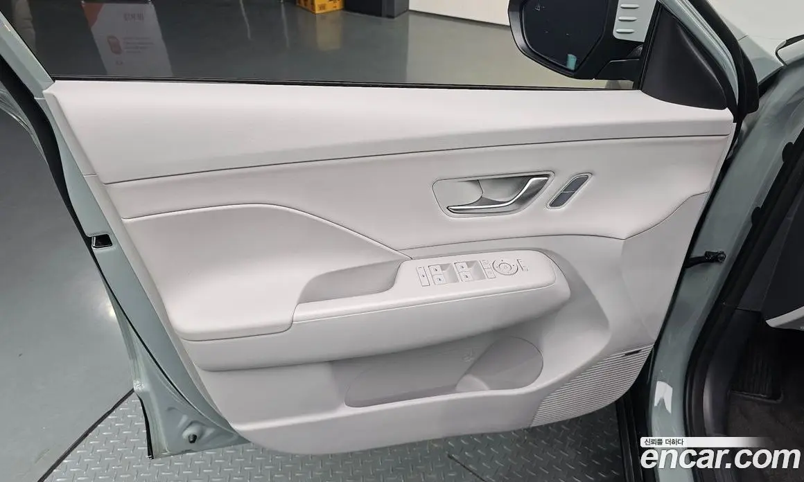 Hyundai Kona 2023 1.6 автомат (гидро), фото 13