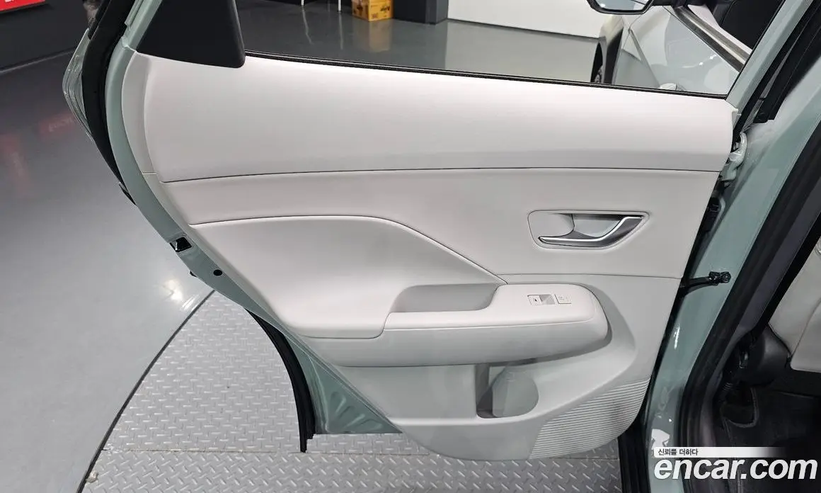 Hyundai Kona 2023 1.6 автомат (гидро), фото 14