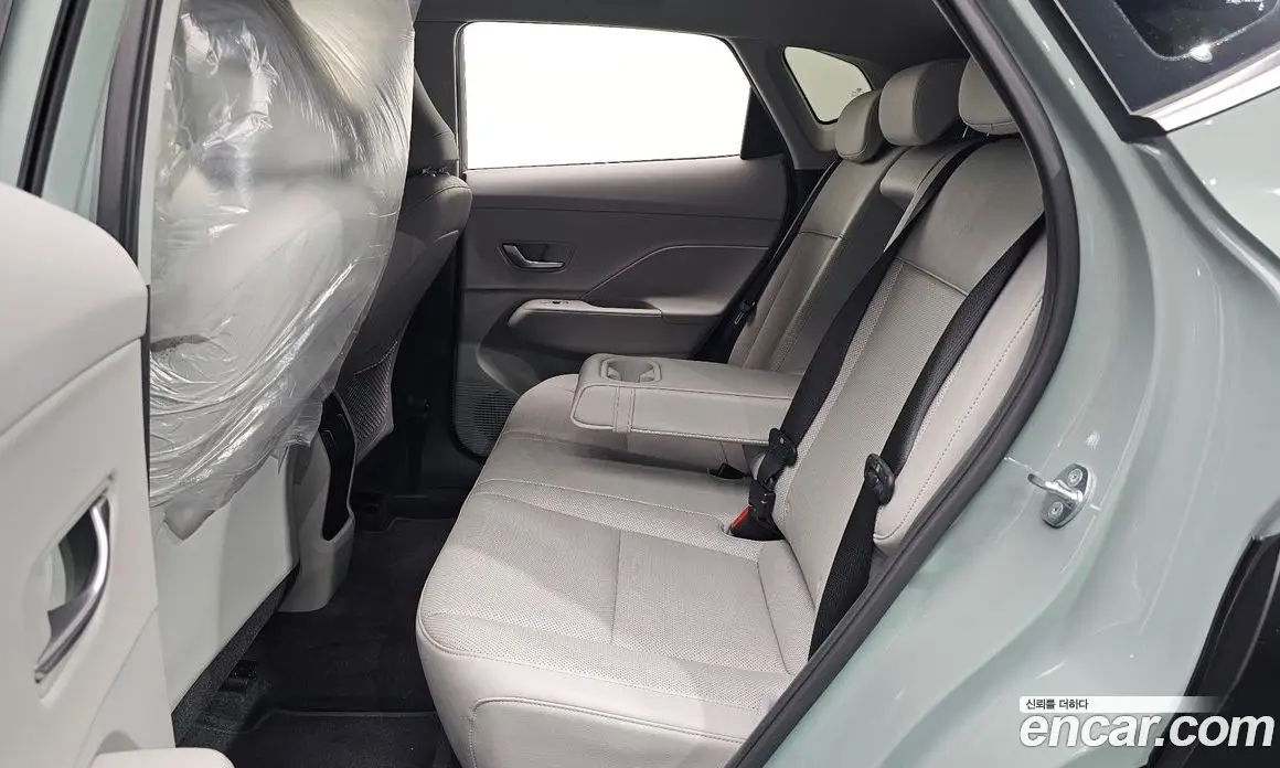 Hyundai Kona 2023 1.6 автомат (гидро), фото 17