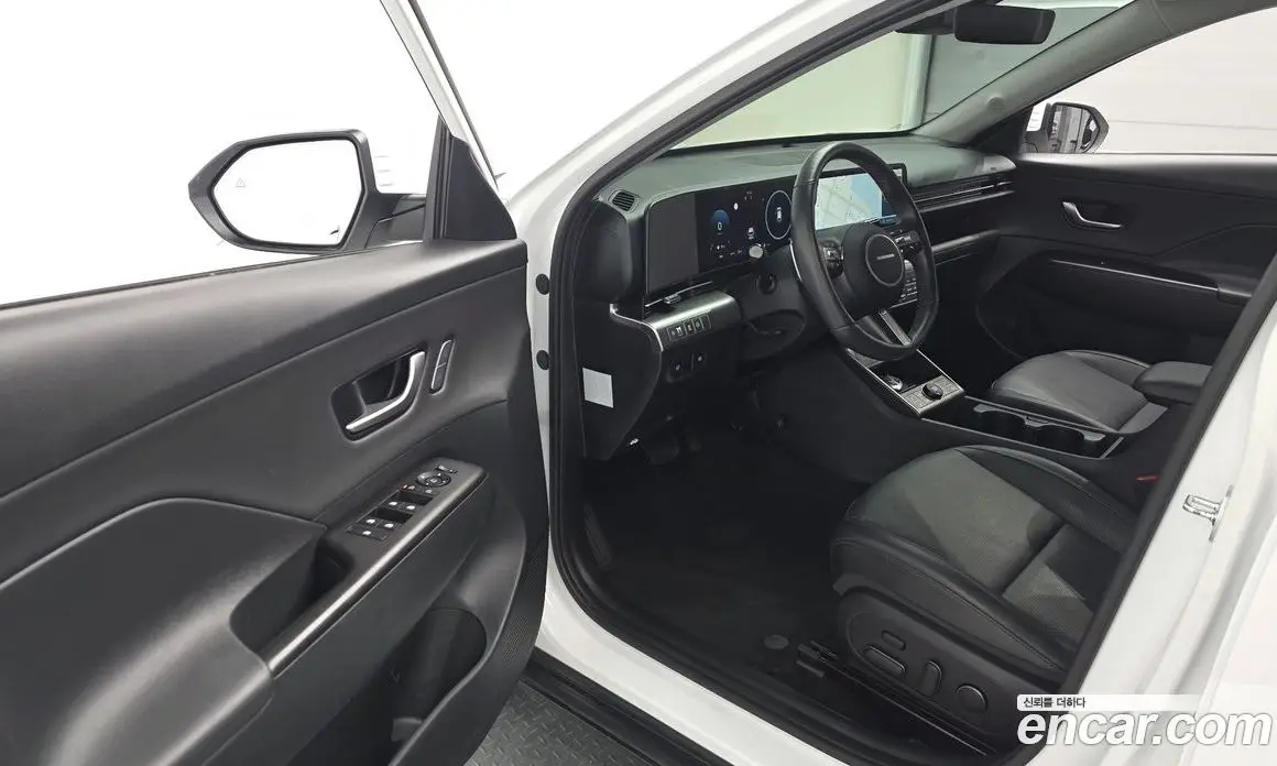 Hyundai Kona 2023 1.6 автомат (гидро), фото 13