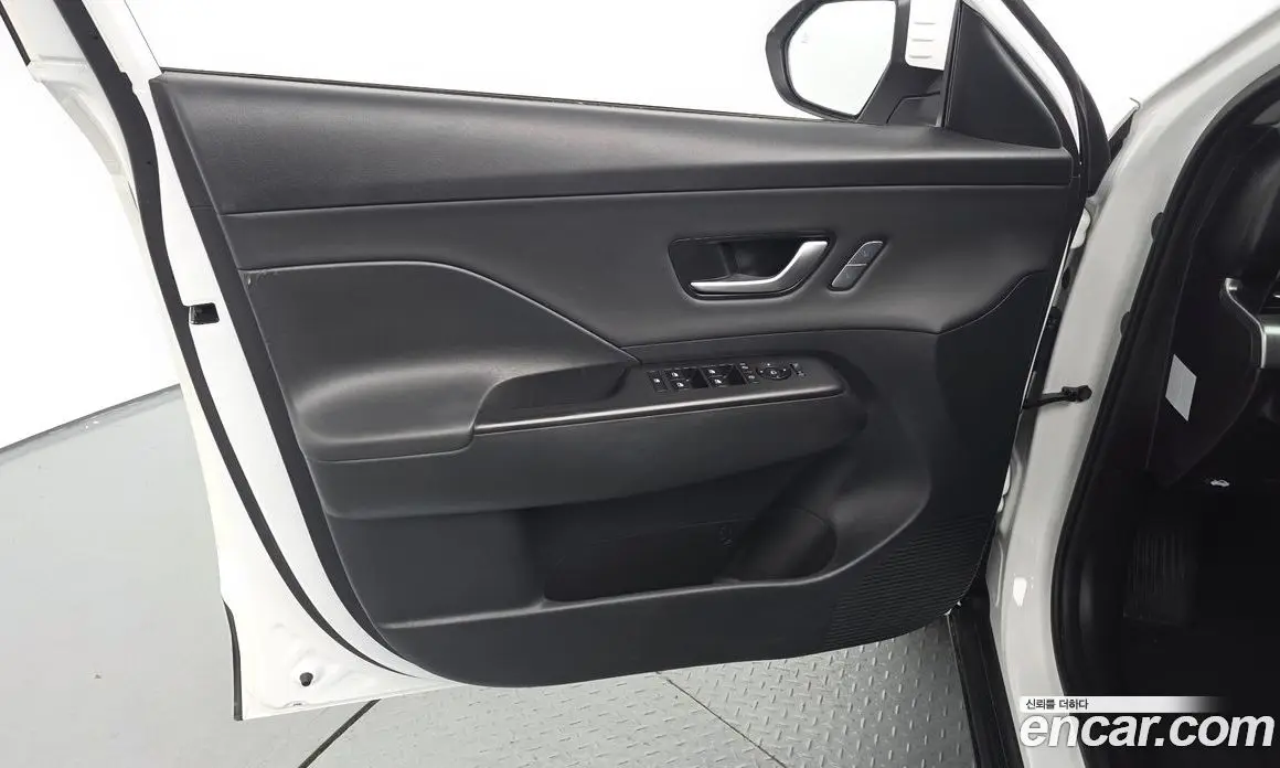 Hyundai Kona 2023 1.6 автомат (гидро), фото 14