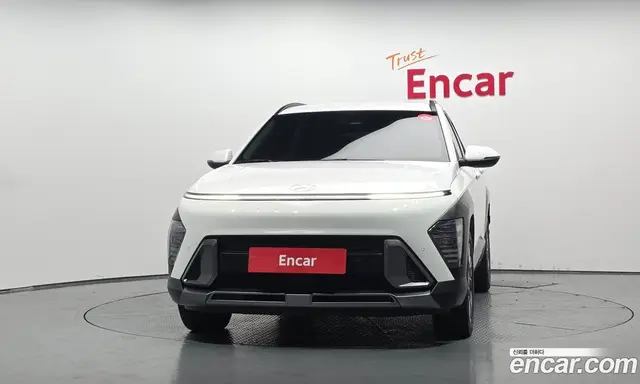 Hyundai Kona 2023 1.6 автомат (гидро), миниатюра 3