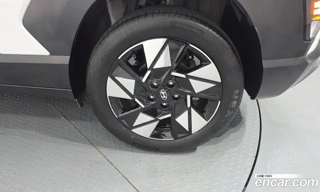 Hyundai Kona 2023 1.6 автомат (гидро), миниатюра 7