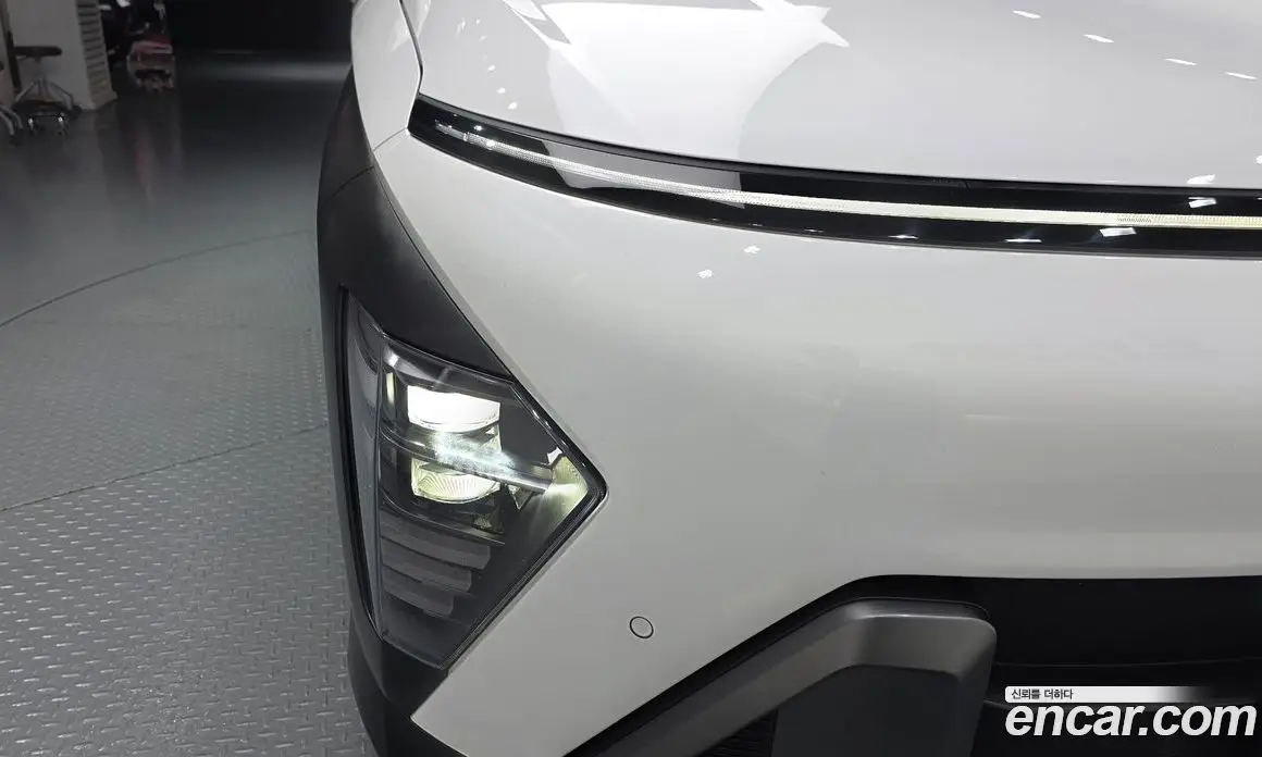 Hyundai Kona 2023 1.6 автомат (гидро), фото 8