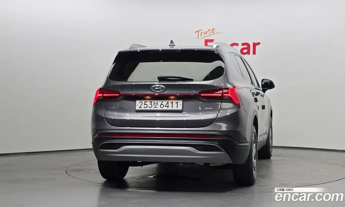 Hyundai Santa Fe 2023 2.5 автомат (гидро), фото 4 Hyundai Santa Fe 2023 2.5 автомат (гидро), фото 4