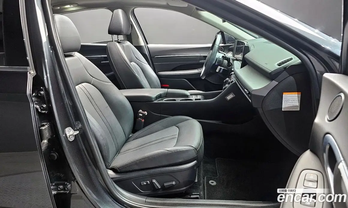 Hyundai Sonata 2024 2.0 автомат (гидро), фото 17