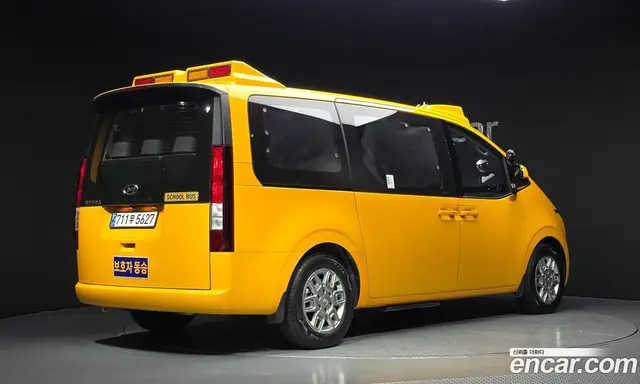 Hyundai Staria 2023 3.5 автомат (гидро), миниатюра 2