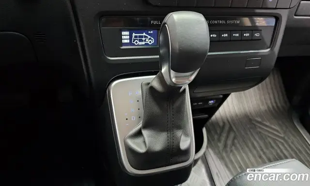 Hyundai Staria 2025 3.5 автомат (гидро), миниатюра 12