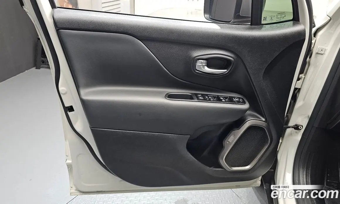 Jeep Renegade 2020 2.4 автомат (гидро), фото 14 Jeep Renegade 2020 2.4 автомат (гидро), фото 14