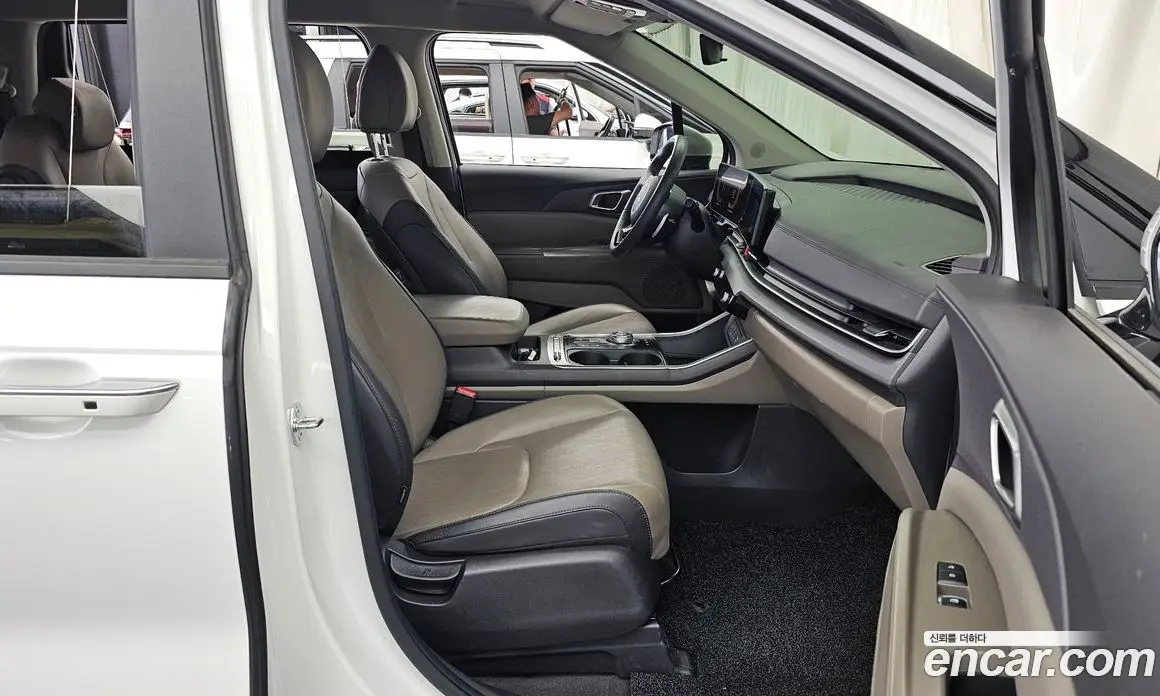 Kia Carnival 2024 2.2 автомат (гидро), фото 17 Kia Carnival 2024 2.2 автомат (гидро), фото 17