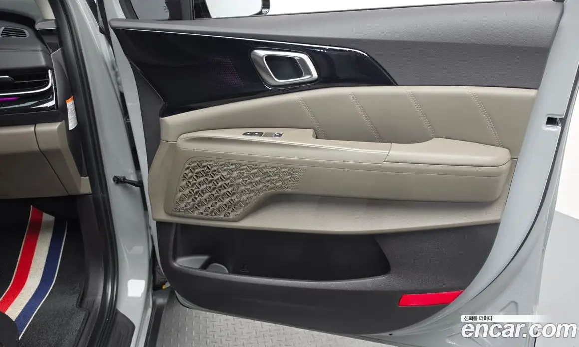 Kia Carnival 2025 1.6 автомат (гидро), фото 15