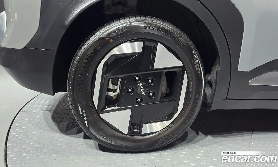 Kia EV3 2025 автомат (гидро), фото 5