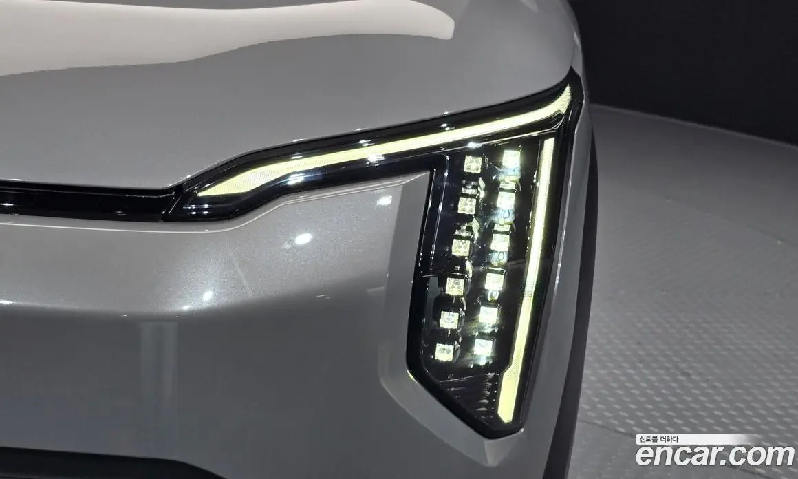 Kia EV3 2025 автомат (гидро), фото 8