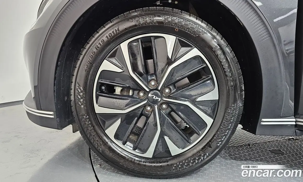 Kia EV6 2022 0.1 автомат (гидро), фото 5 Kia EV6 2022 0.1 автомат (гидро), фото 5
