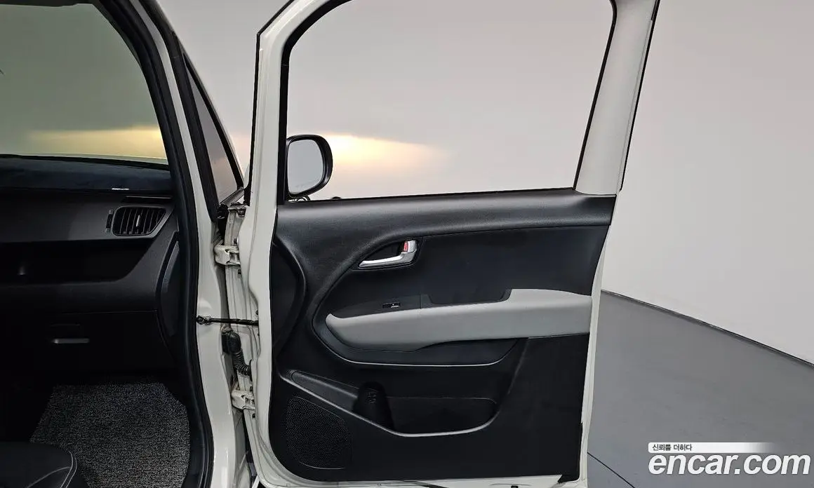 Kia Ray 2022 1.0 автомат (гидро), фото 13