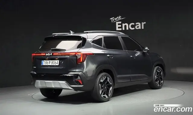 Kia Seltos 2023 1.6 автомат (гидро), миниатюра 2