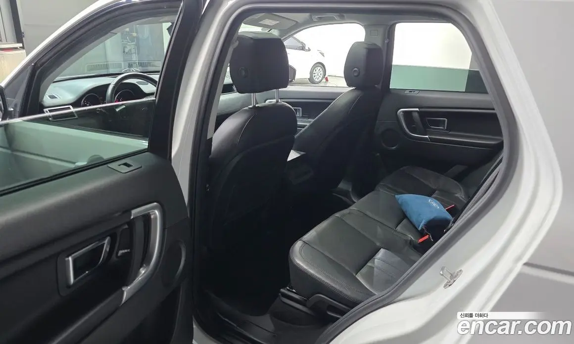 Land Rover Discovery Sport 2017 2.0 автомат (гидро), фото 17 Land Rover Discovery Sport 2017 2.0 автомат (гидро), фото 17