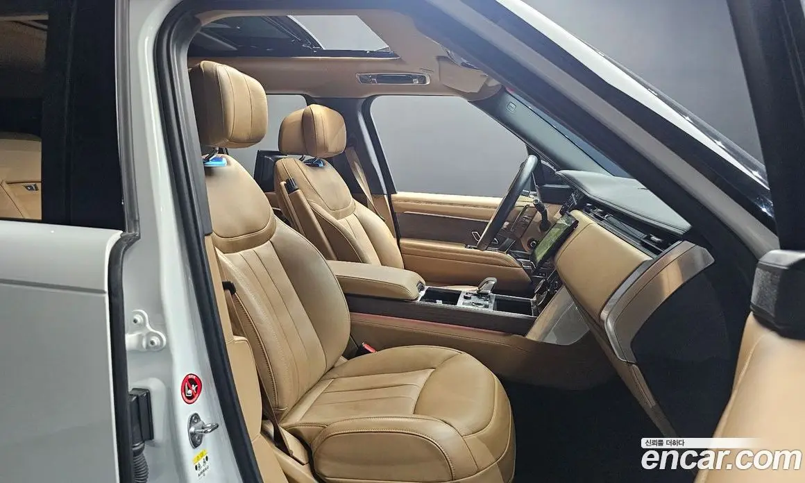 Land Rover Range Rover 2023 4.4 автомат (гидро), фото 16