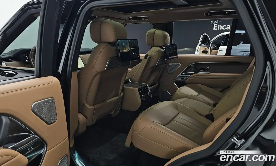 Land Rover Range Rover 2025 4.4 автомат (гидро), фото 17