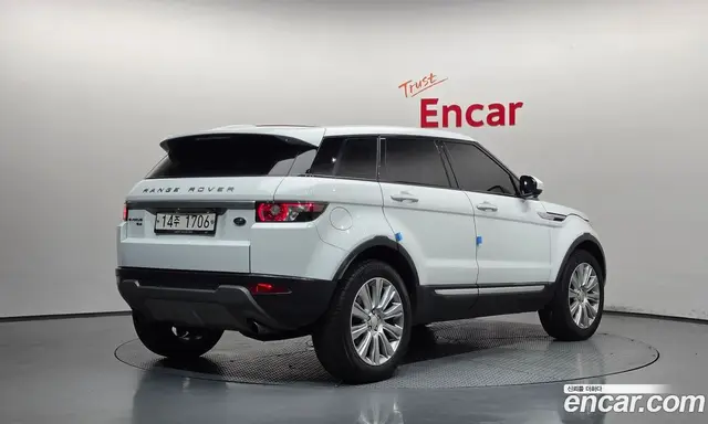 Land Rover Range Rover Evoque 2015 2.0 автомат (гидро), миниатюра 2