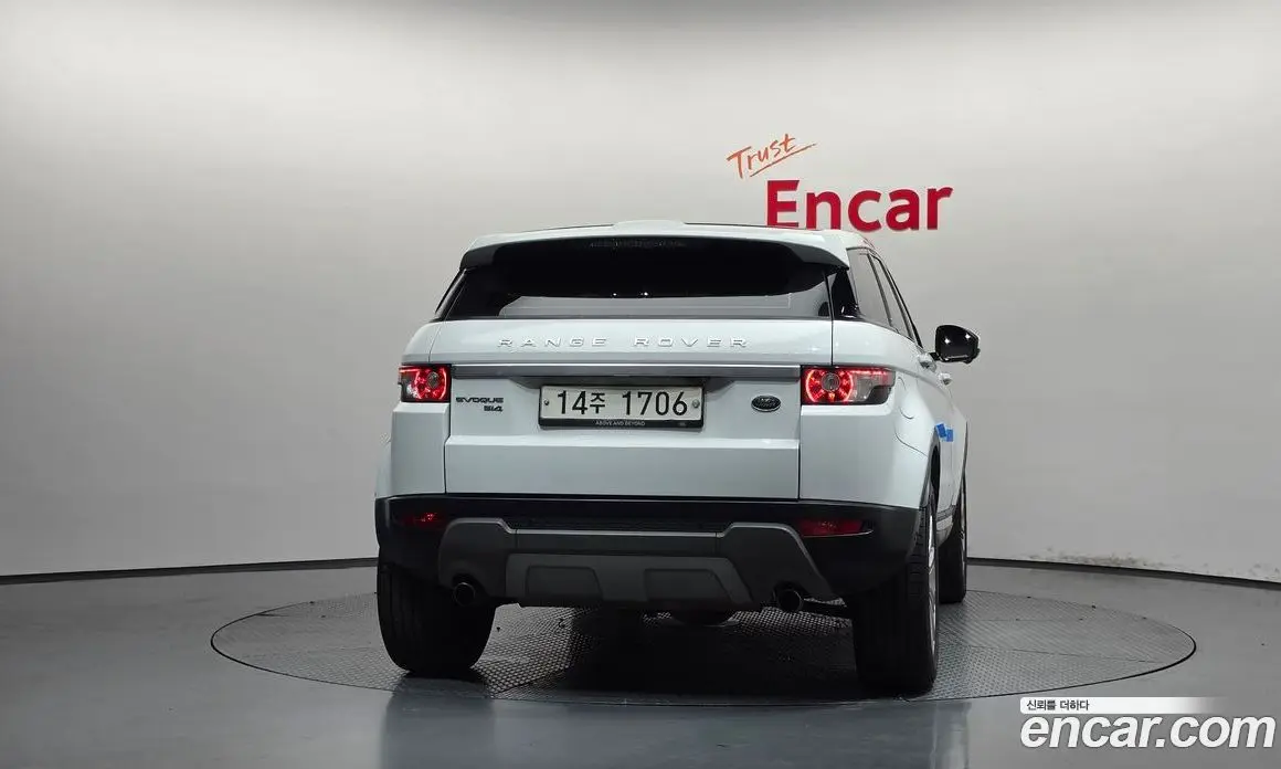 Land Rover Range Rover Evoque 2015 2.0 автомат (гидро), фото 4