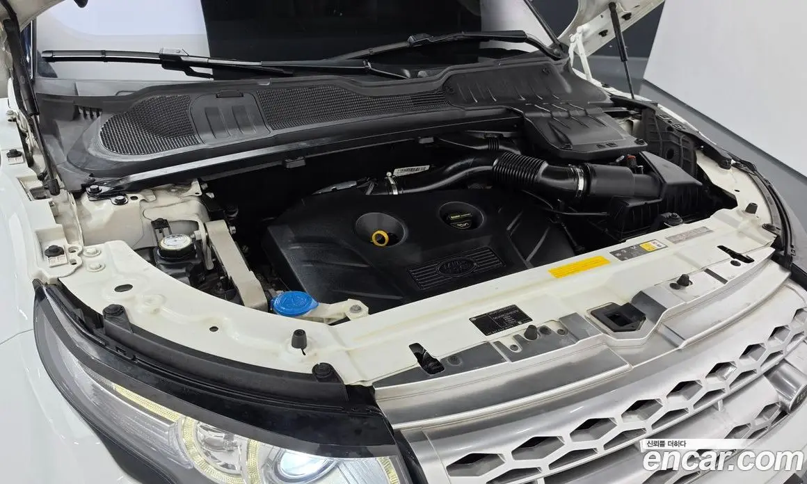 Land Rover Range Rover Evoque 2015 2.0 автомат (гидро), фото 6