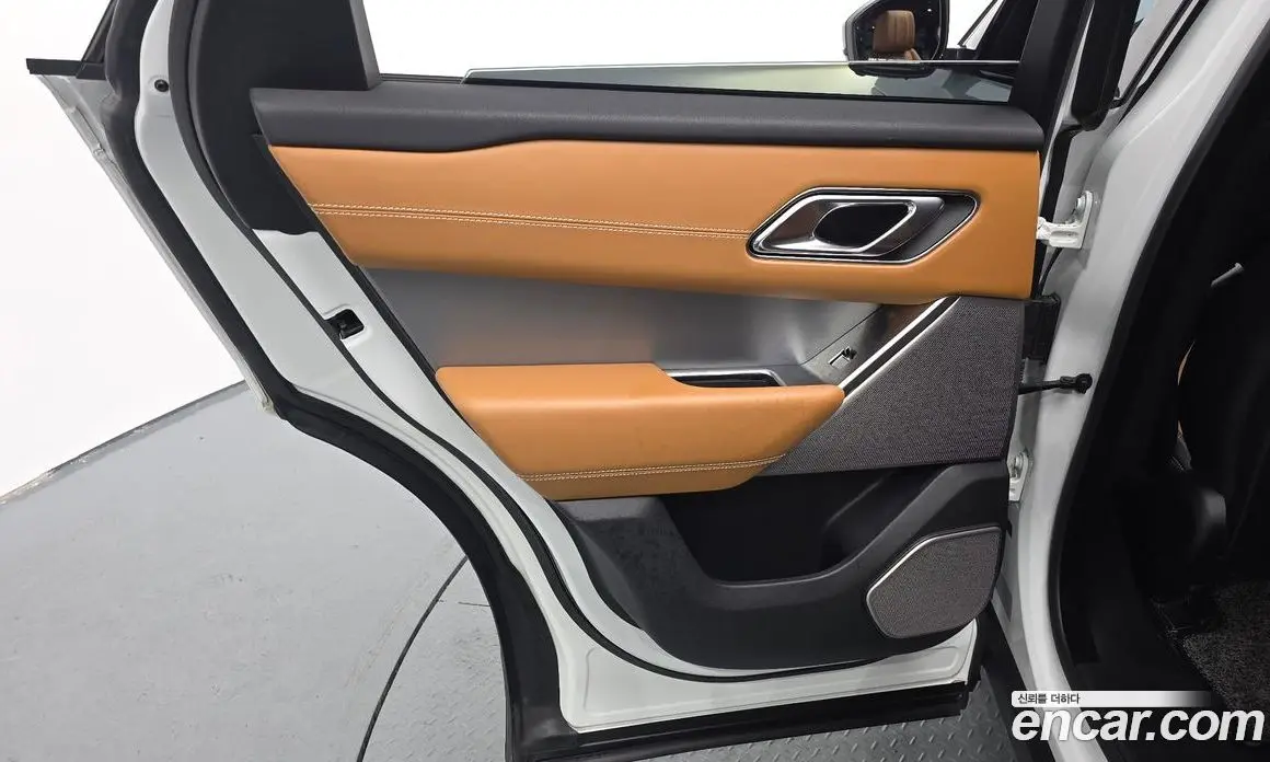 Land Rover Range Rover Velar 2018 3.0 автомат (гидро), фото 14 Land Rover Range Rover Velar 2018 3.0 автомат (гидро), фото 14