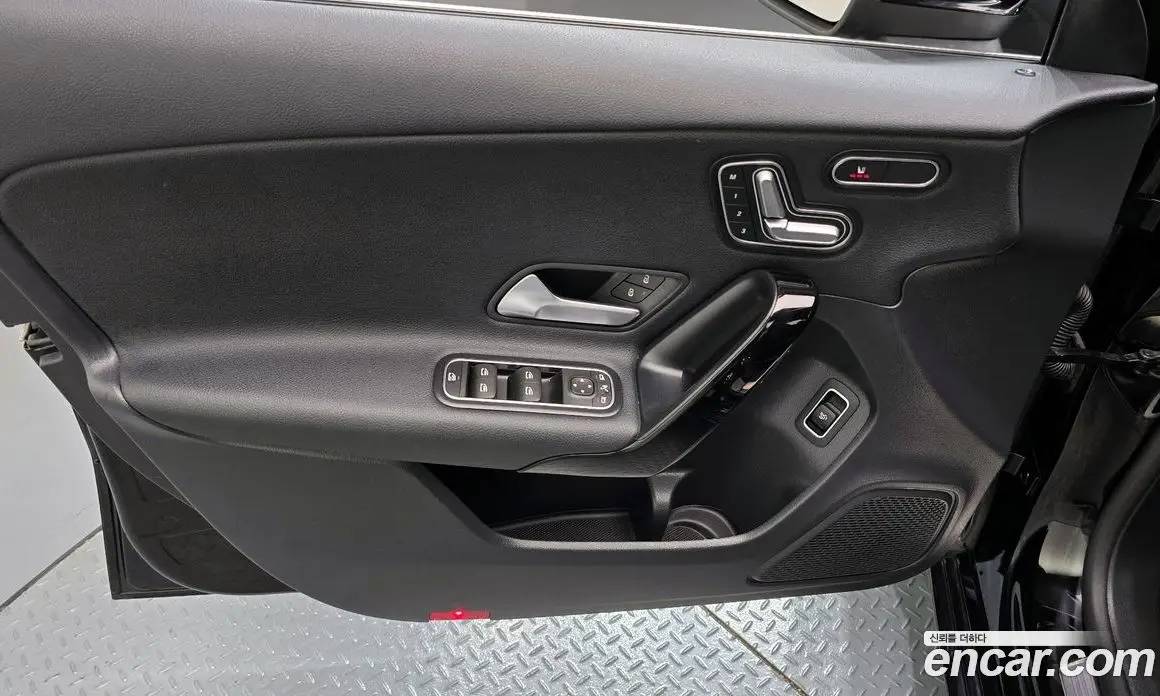 Mercedes-Benz A-Class 2020 2.0 автомат (гидро), фото 14 Mercedes-Benz A-Class 2020 2.0 автомат (гидро), фото 14