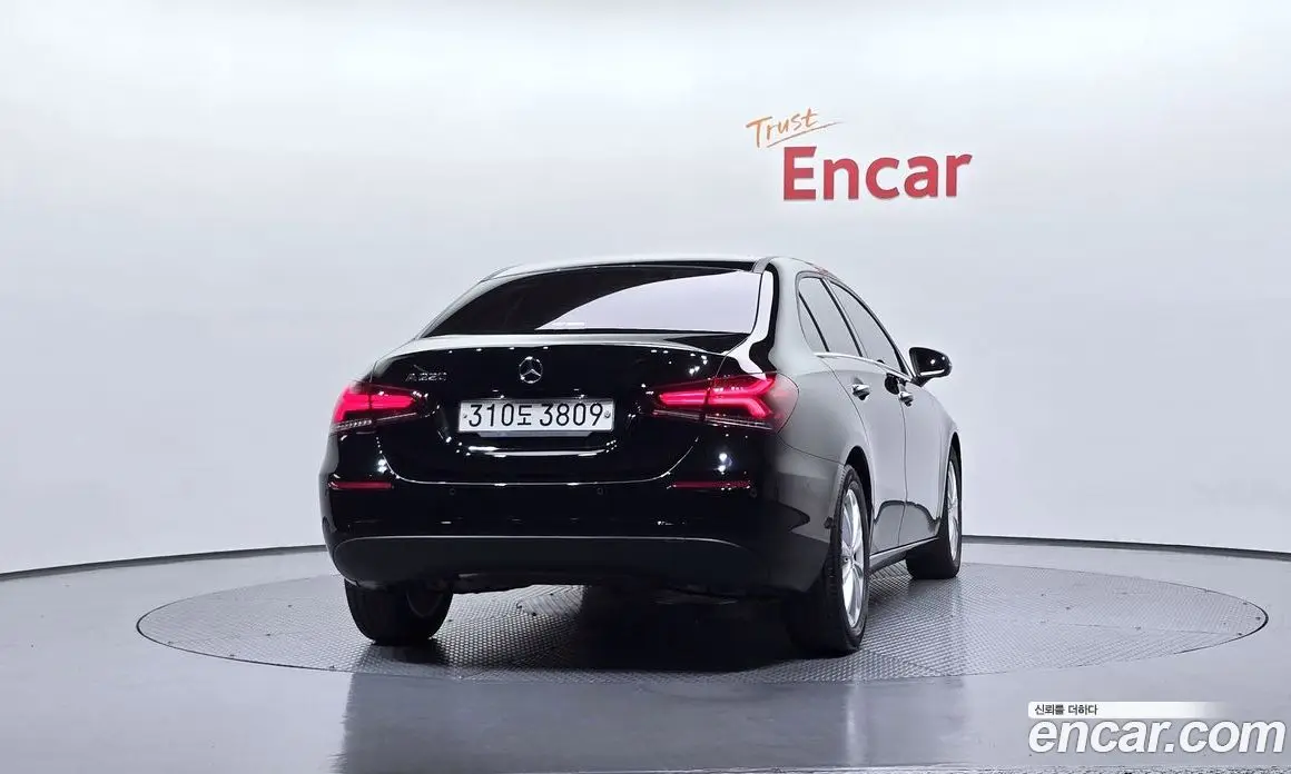 Mercedes-Benz A-Class 2020 2.0 автомат (гидро), фото 4 Mercedes-Benz A-Class 2020 2.0 автомат (гидро), фото 4