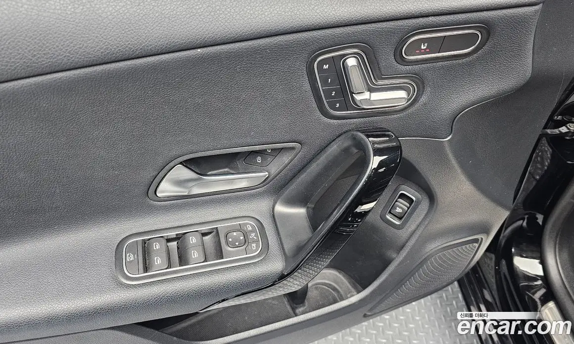 Mercedes-Benz A-Class 2020 2.0 автомат (гидро), фото 15 Mercedes-Benz A-Class 2020 2.0 автомат (гидро), фото 15