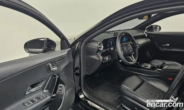 Mercedes-Benz A-Class 2020 2.0 автомат (гидро), миниатюра 10 Mercedes-Benz A-Class 2020 2.0 автомат (гидро), миниатюра 10