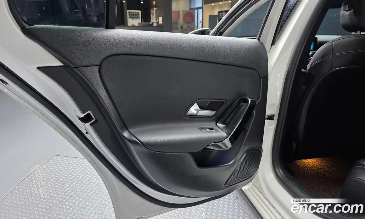 Mercedes-Benz A-Class 2020 2.0 автомат (гидро), фото 15 Mercedes-Benz A-Class 2020 2.0 автомат (гидро), фото 15
