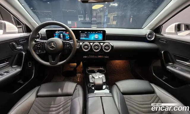 Mercedes-Benz A-Class 2020 2.0 автомат (гидро), миниатюра 10 Mercedes-Benz A-Class 2020 2.0 автомат (гидро), миниатюра 10